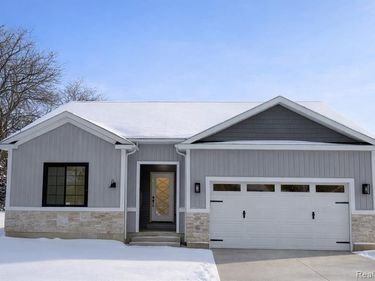 409 6 Mile Road NW, Alpine Twp, MI 49321