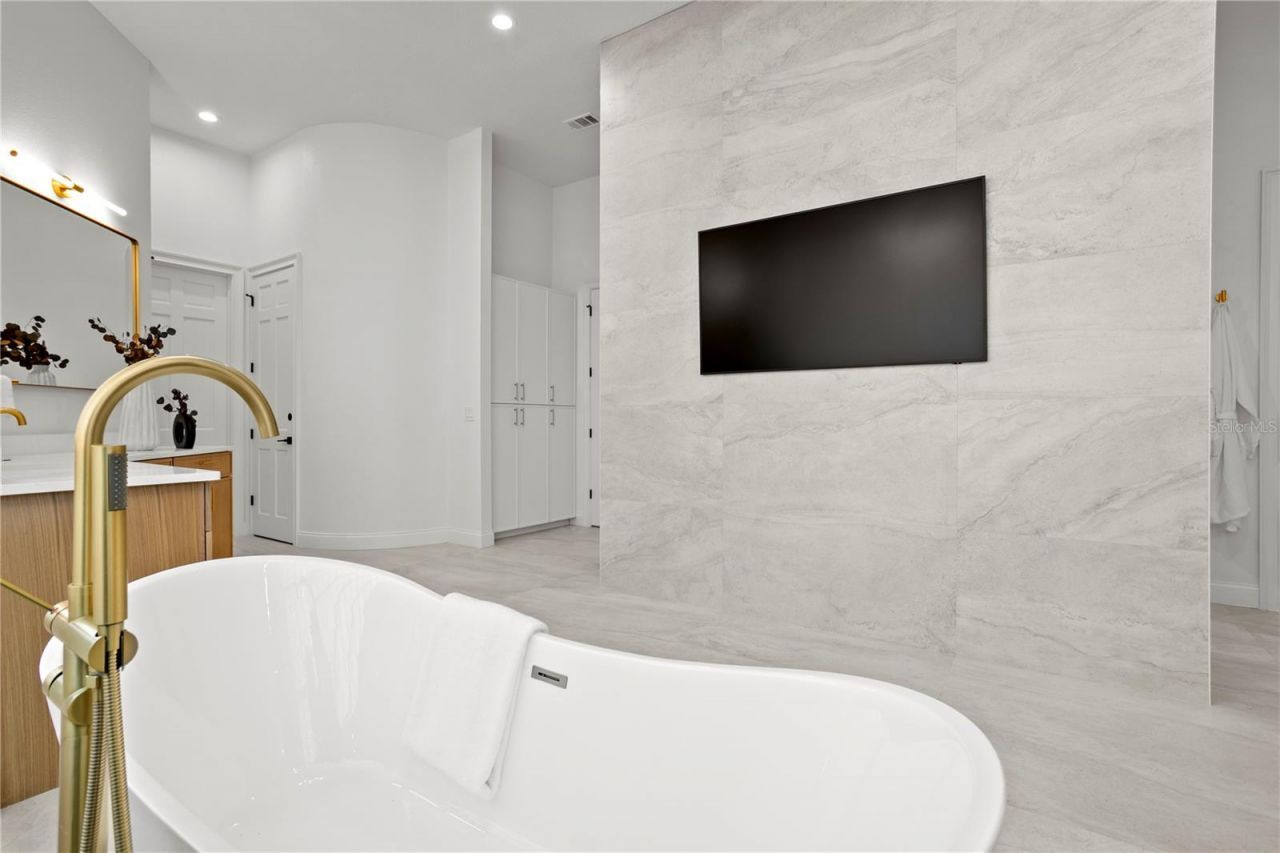 6324 W Maclaurin Drive, Tampa, FL 33647 Photo