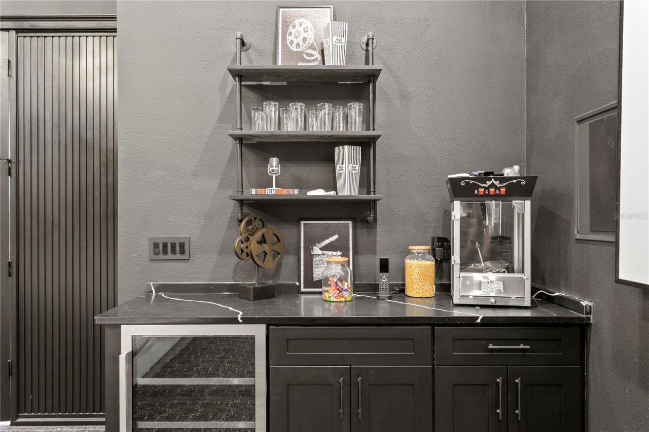 6324 W Maclaurin Drive, Tampa, FL 33647 Photo