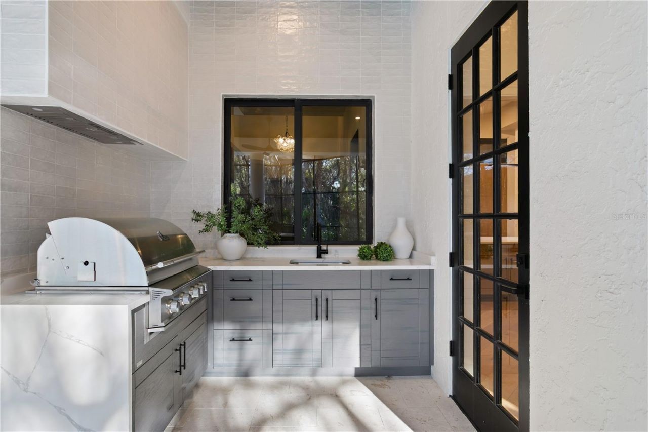 6324 W Maclaurin Drive, Tampa, FL 33647 Photo