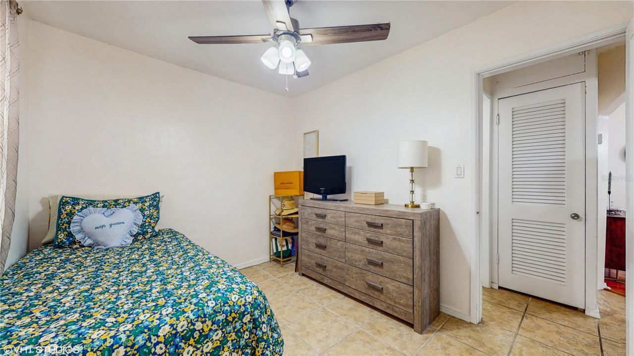 5550 Kelly Drive N, Saint Petersburg, FL 33703 Photo