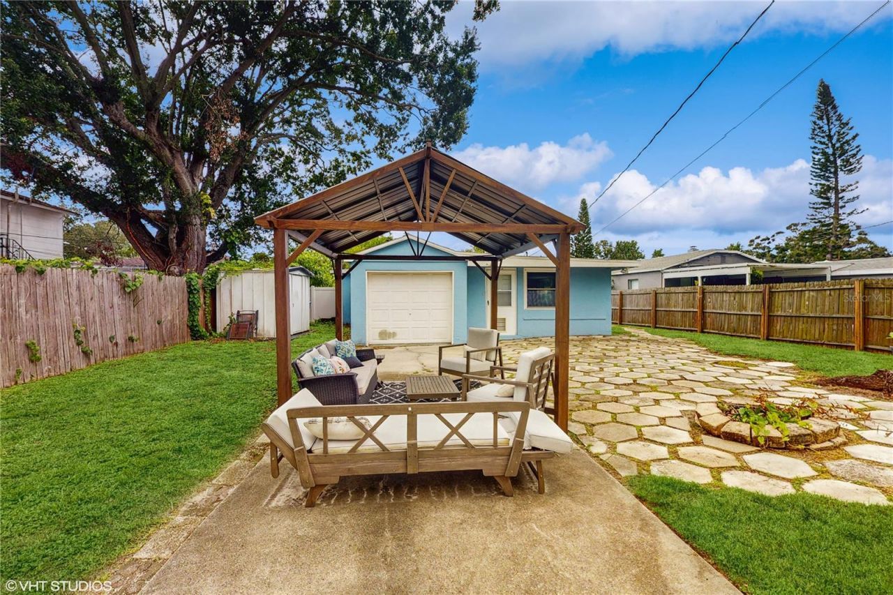 5550 Kelly Drive N, Saint Petersburg, FL 33703 Photo