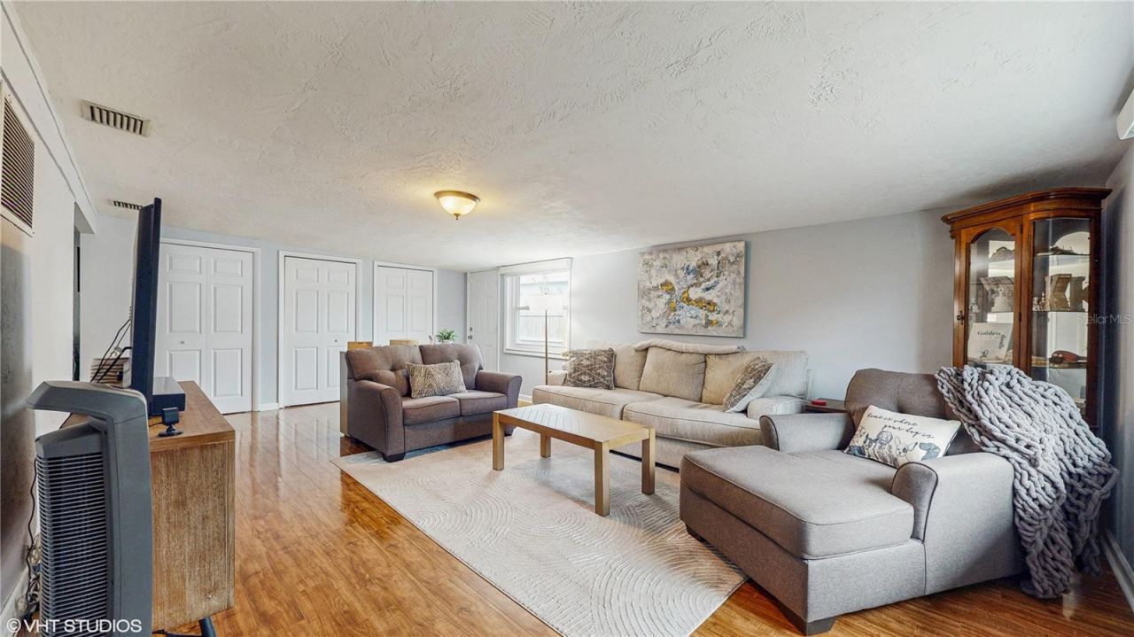 5550 Kelly Drive N, Saint Petersburg, FL 33703 Photo