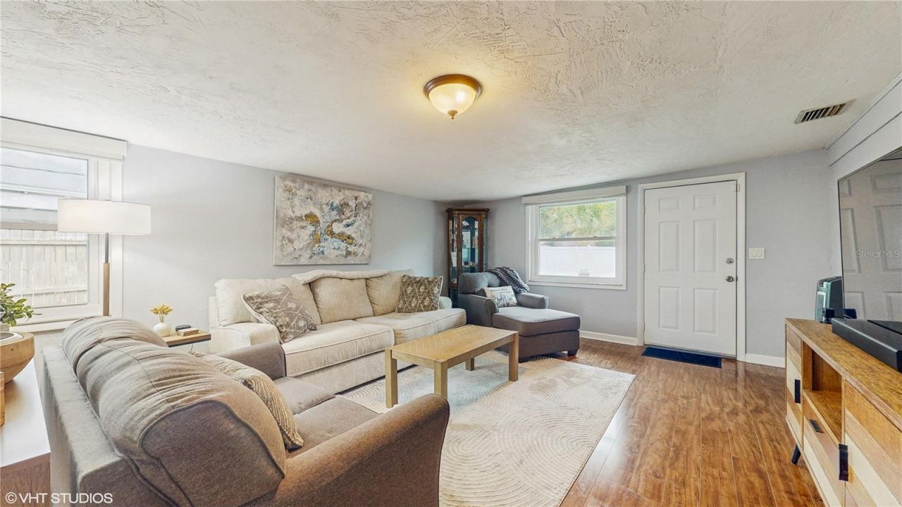 5550 Kelly Drive N, Saint Petersburg, FL 33703 Photo