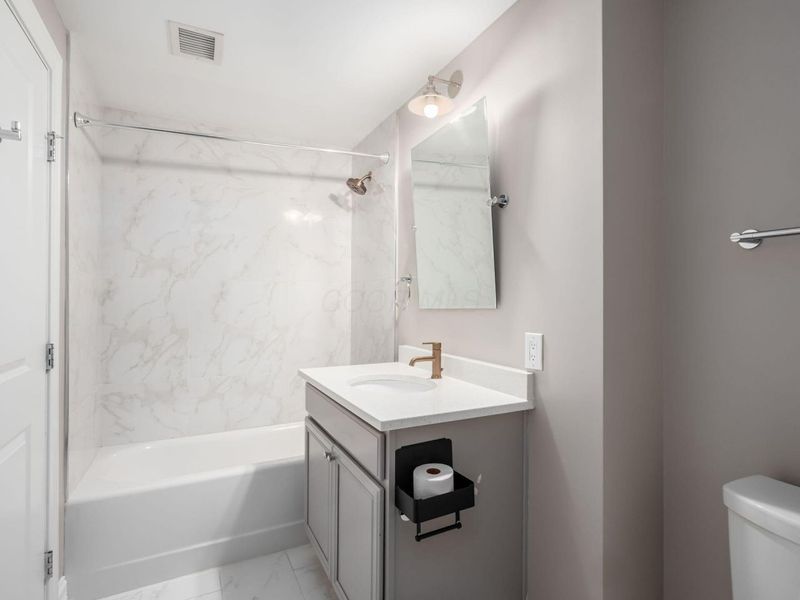 50 W Broad Street, Unit 2002, Columbus, OH 43215 Photo 13