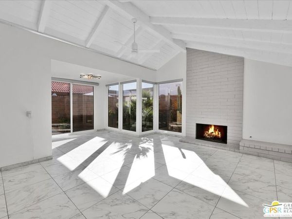 2490 Miramonte Circle, Unit B, Palm Springs, CA 92264