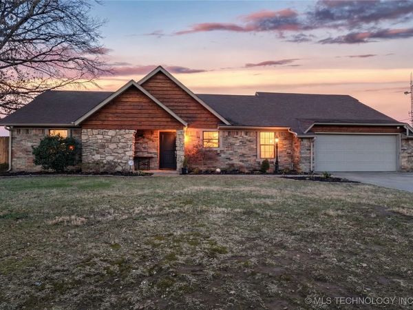 9606 S Maybelle Avenue, Jenks, OK 74037