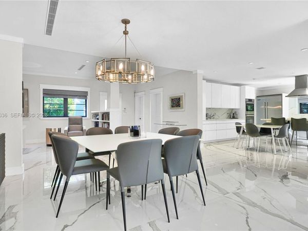 4363 Nautilus Dr , Miami Beach, FL 33140