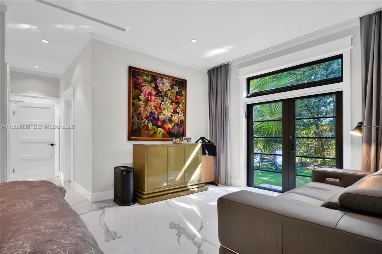 4363 Nautilus Dr , Miami Beach, FL 33140 Photo