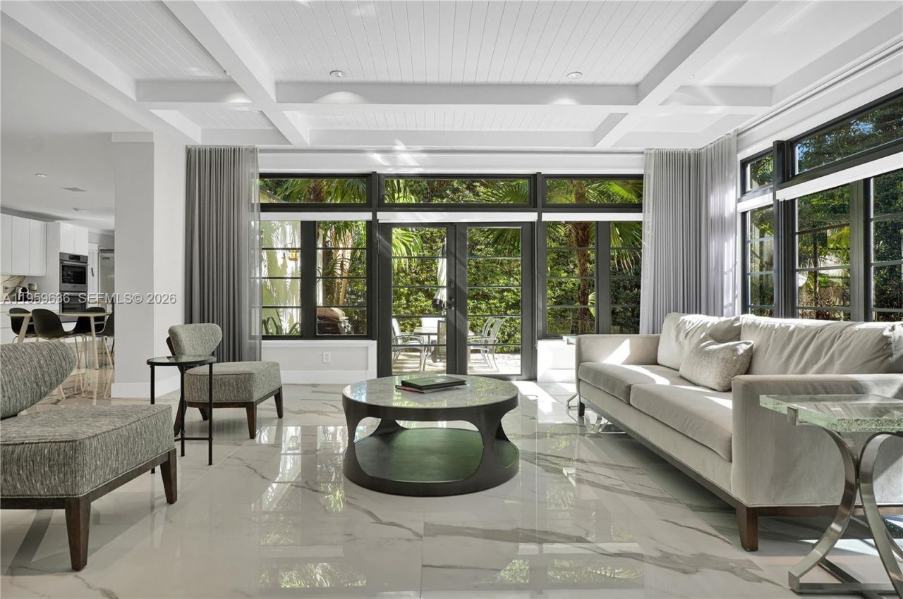 4363 Nautilus Dr , Miami Beach, FL 33140 Photo