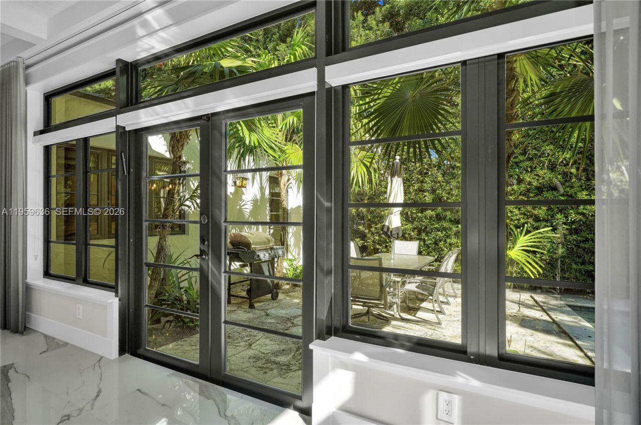 4363 Nautilus Dr , Miami Beach, FL 33140 Photo