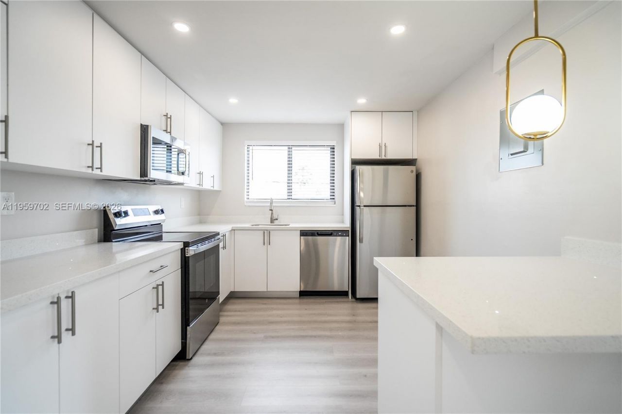 6960 Rue Vendome, Unit 201, Miami Beach, FL 33141 Photo