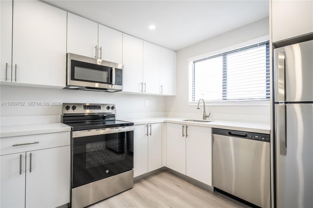 6960 Rue Vendome, Unit 201, Miami Beach, FL 33141 Photo