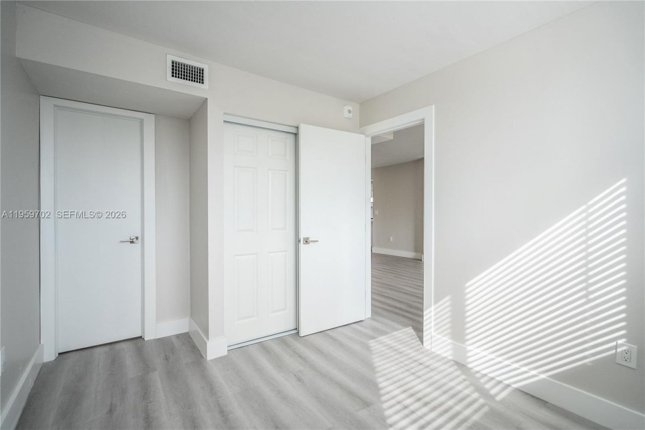 6960 Rue Vendome, Unit 201, Miami Beach, FL 33141 Photo