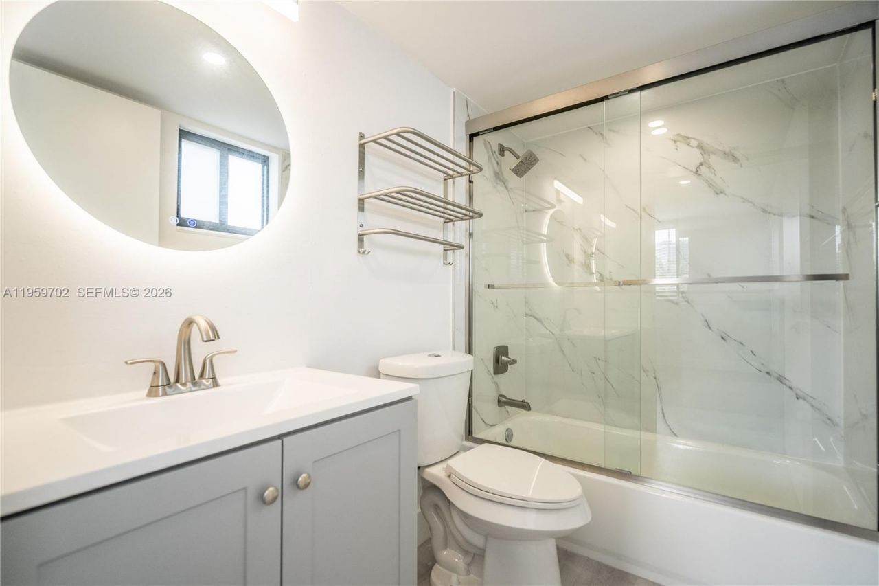 6960 Rue Vendome, Unit 201, Miami Beach, FL 33141 Photo