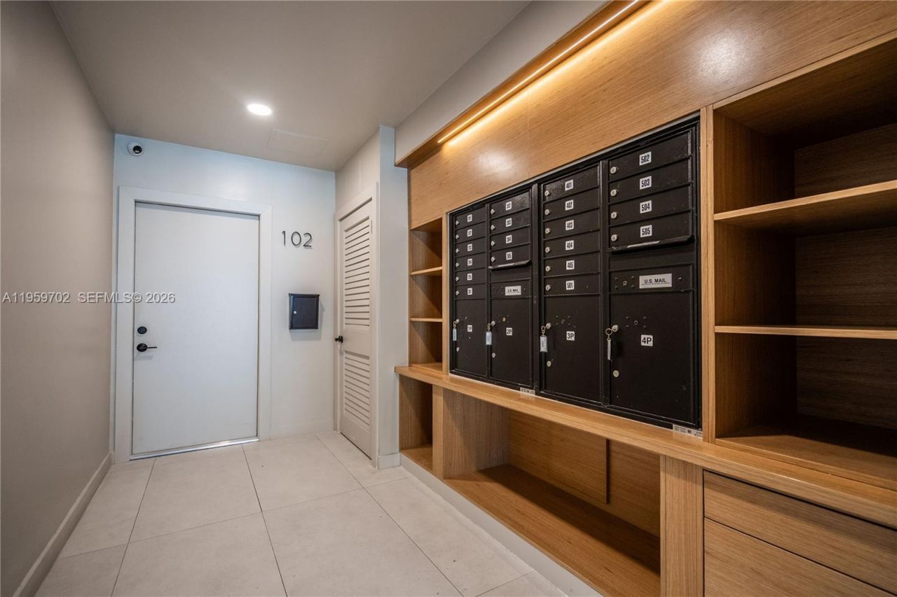 6960 Rue Vendome, Unit 201, Miami Beach, FL 33141 Photo