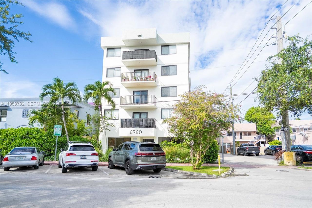 6960 Rue Vendome, Unit 201, Miami Beach, FL 33141 Photo