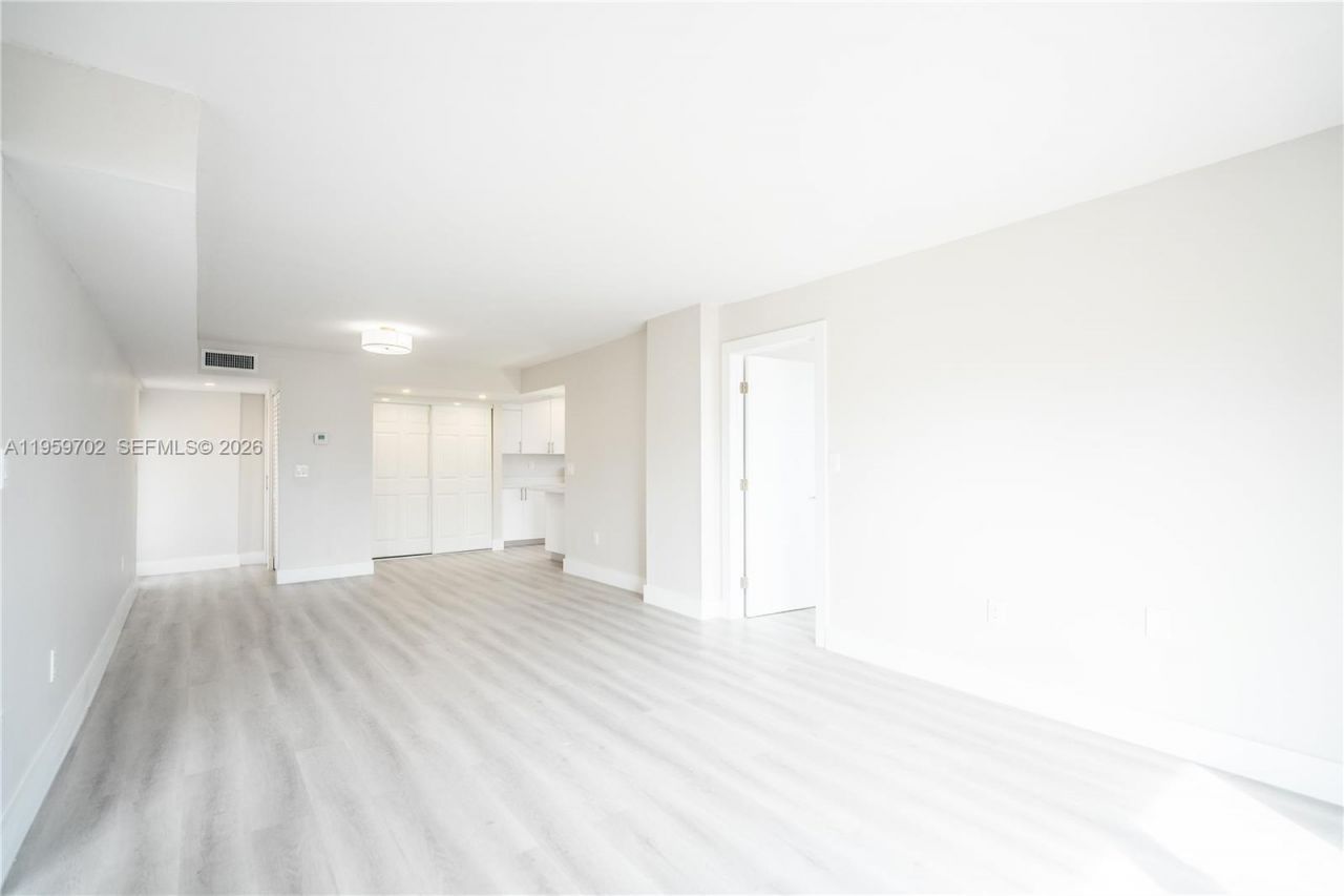 6960 Rue Vendome, Unit 201, Miami Beach, FL 33141 Photo