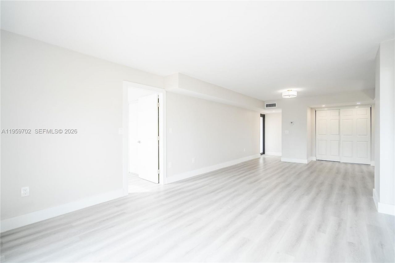 6960 Rue Vendome, Unit 201, Miami Beach, FL 33141 Photo