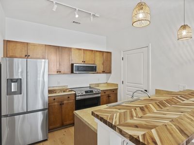 200 Bucksley Lane, Unit 105, Daniel Island, SC 29492