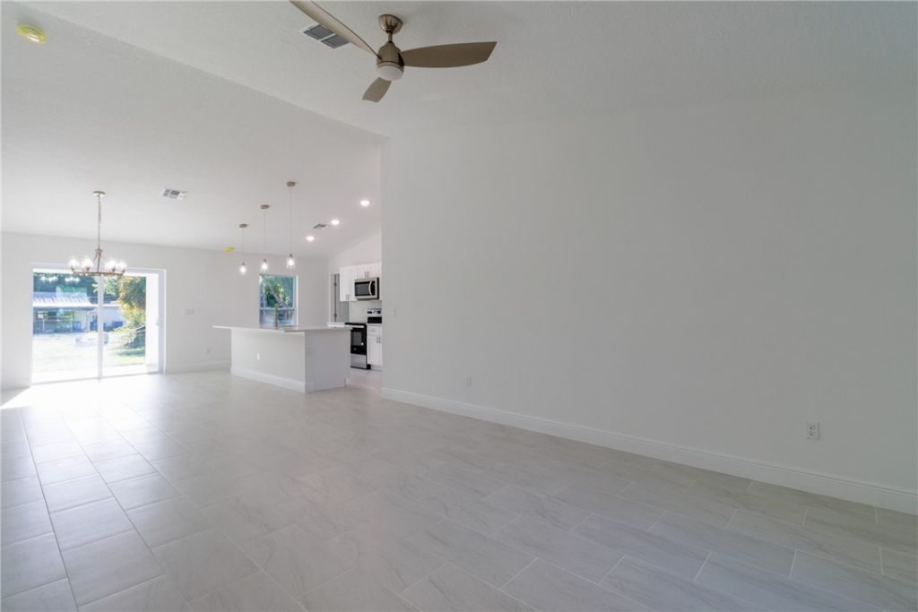 50 S Willow Street, Fellsmere, FL 32948 Photo