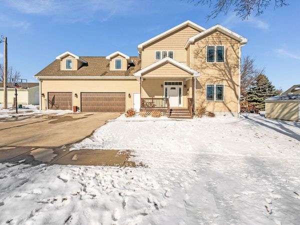 219 E 9th Street, Blue Earth, MN 56013