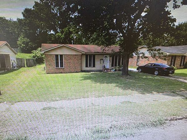 5323 PLOVER DR, Memphis, TN 38127