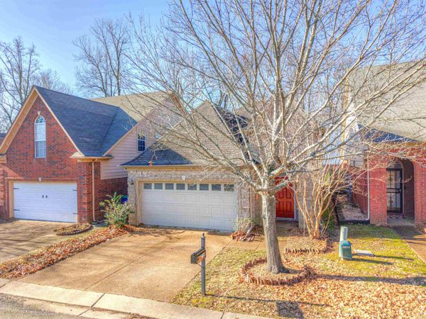 2715 BENDING ELM DR, Memphis, TN 38016