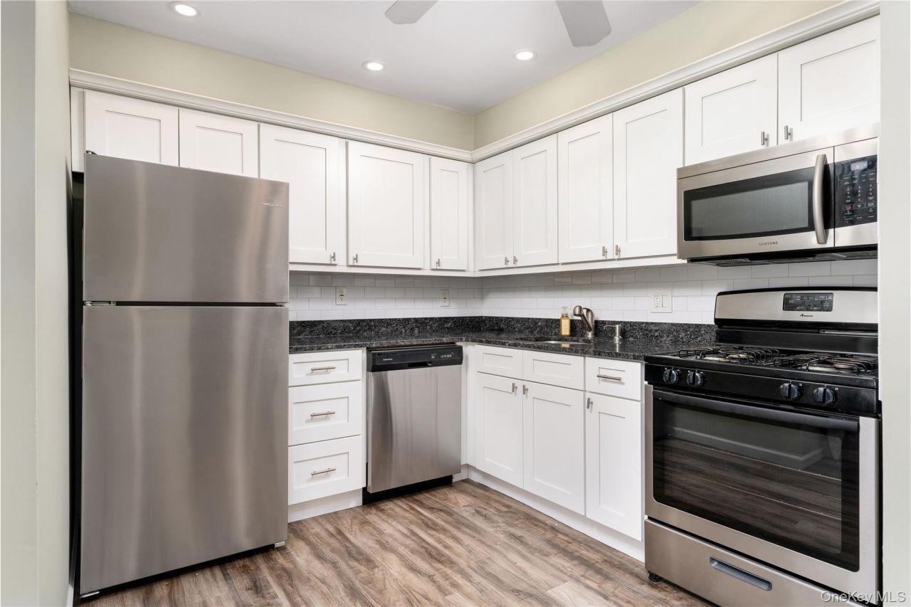 2 Dogwood, Unit 2, Selden, NY 11784 Main Photo