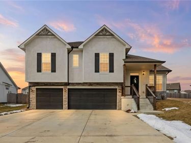 3727 NW 95th Street, Kansas City, MO 64154