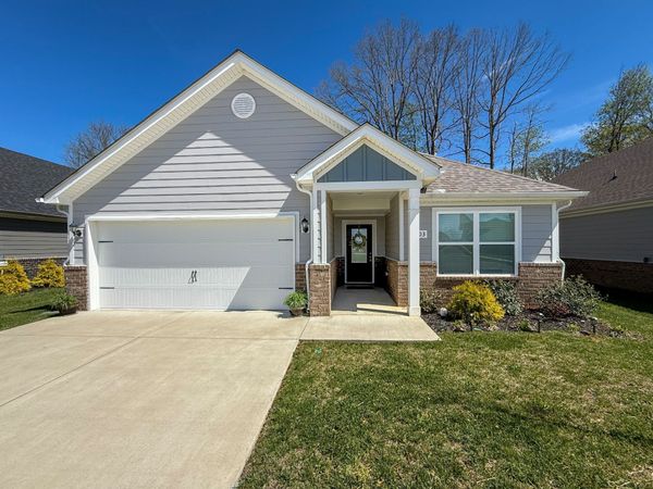 1003 Autumnwood Dr, Dickson, TN 37055