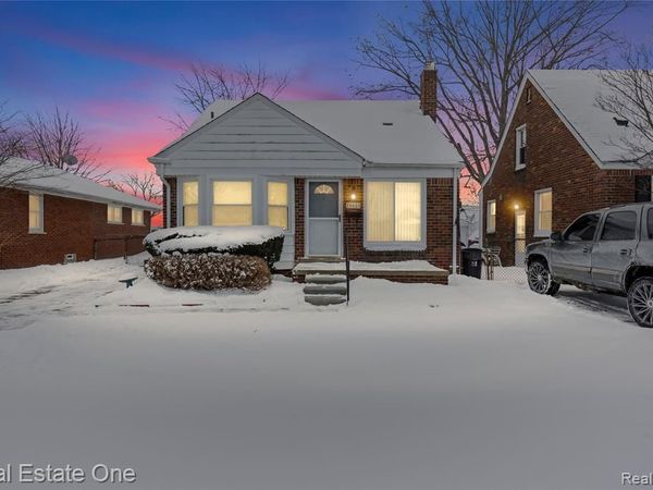 20688 Fleetwood Drive, Harper Woods, MI 48225