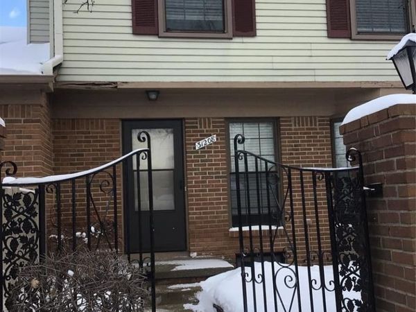 31208 Country Way, Farmington Hills, MI 48331