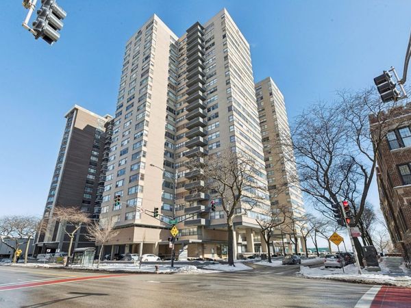 6301 N Sheridan Road, Unit 14M, Chicago, IL 60660