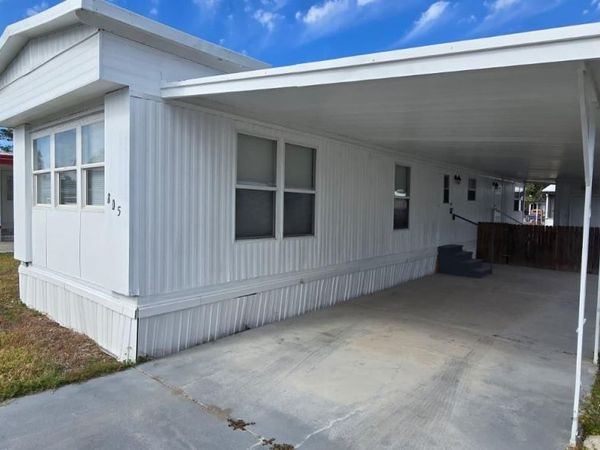 805 E LIVE OAK STREET, WILDWOOD, FL 34785