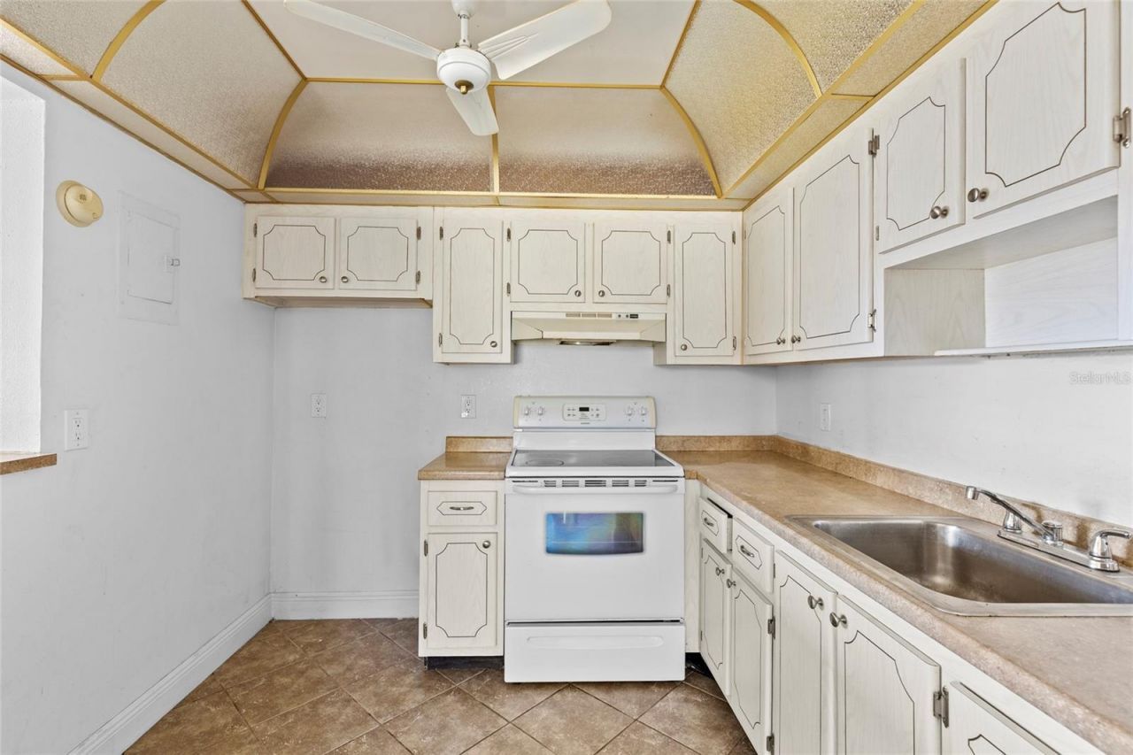 187 Saxony Terrace, Unit D, Delray Beach, FL 33446 Photo