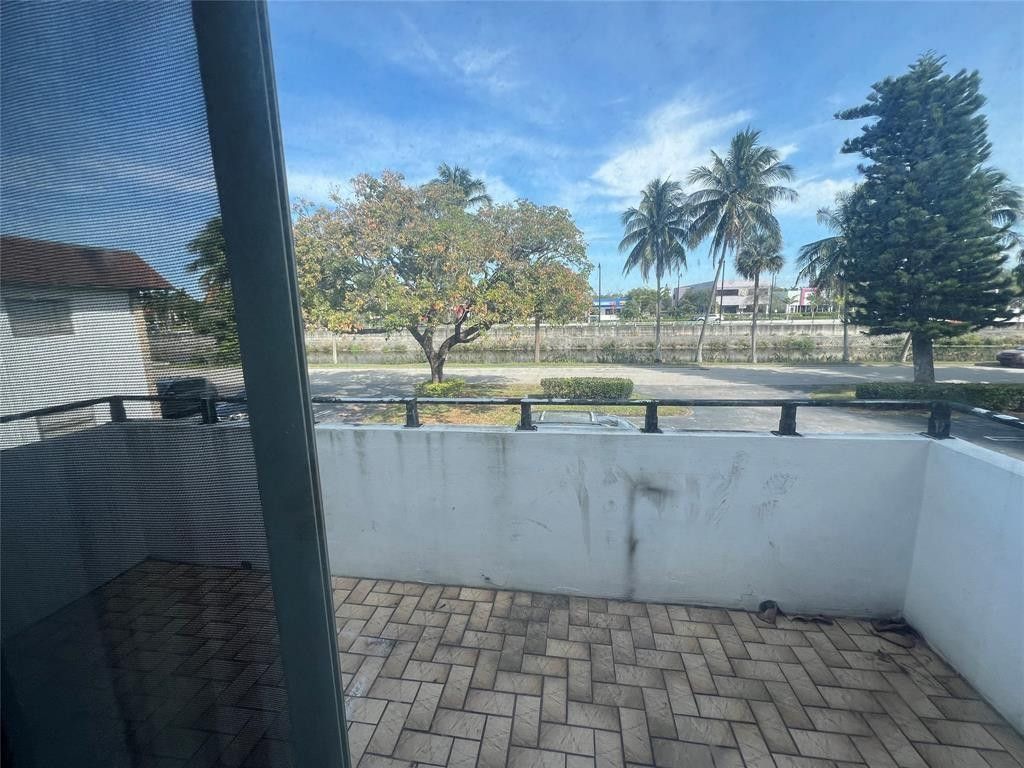 230 SW 1st Street, Unit G-8, Pompano Beach, FL 33060 Photo