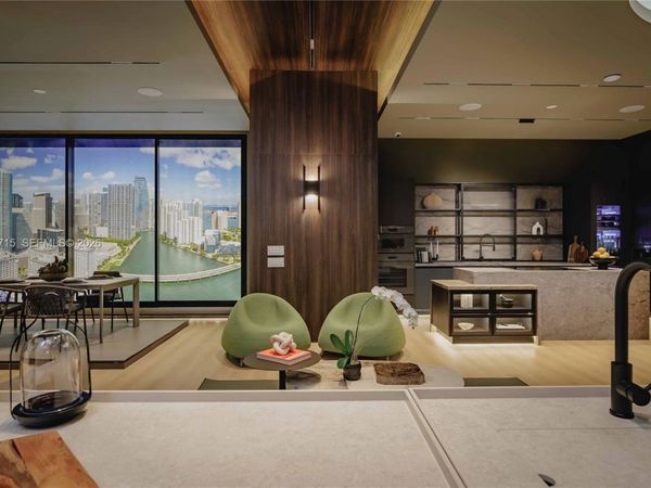 10409 NW 41, Doral, FL 33178