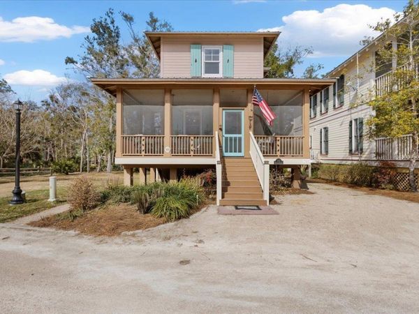 305 NE Winslow Street, Steinhatchee, FL