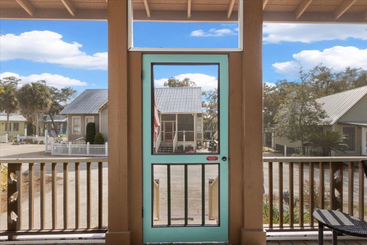 305 NE Winslow Street, Steinhatchee, FL 00000 Photo