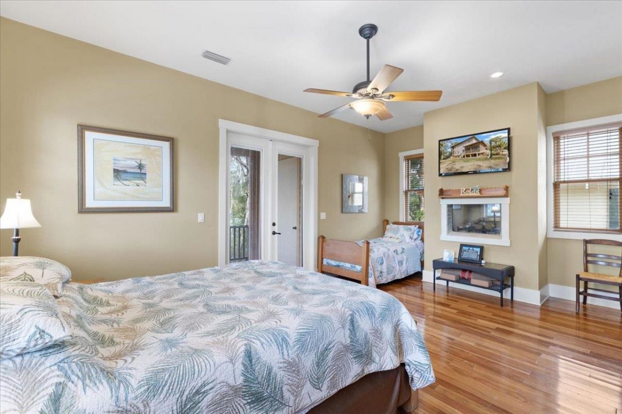 305 NE Winslow Street, Steinhatchee, FL 00000 Photo