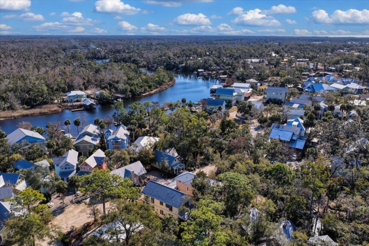 305 NE Winslow Street, Steinhatchee, FL 00000 Photo