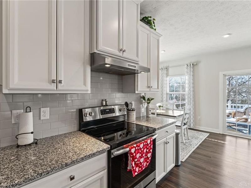 899 Cedar Grove Drive, Tipp City, OH 45371 Photo 8