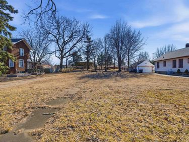 1100 PARK Avenue, Pekin, IL 61554