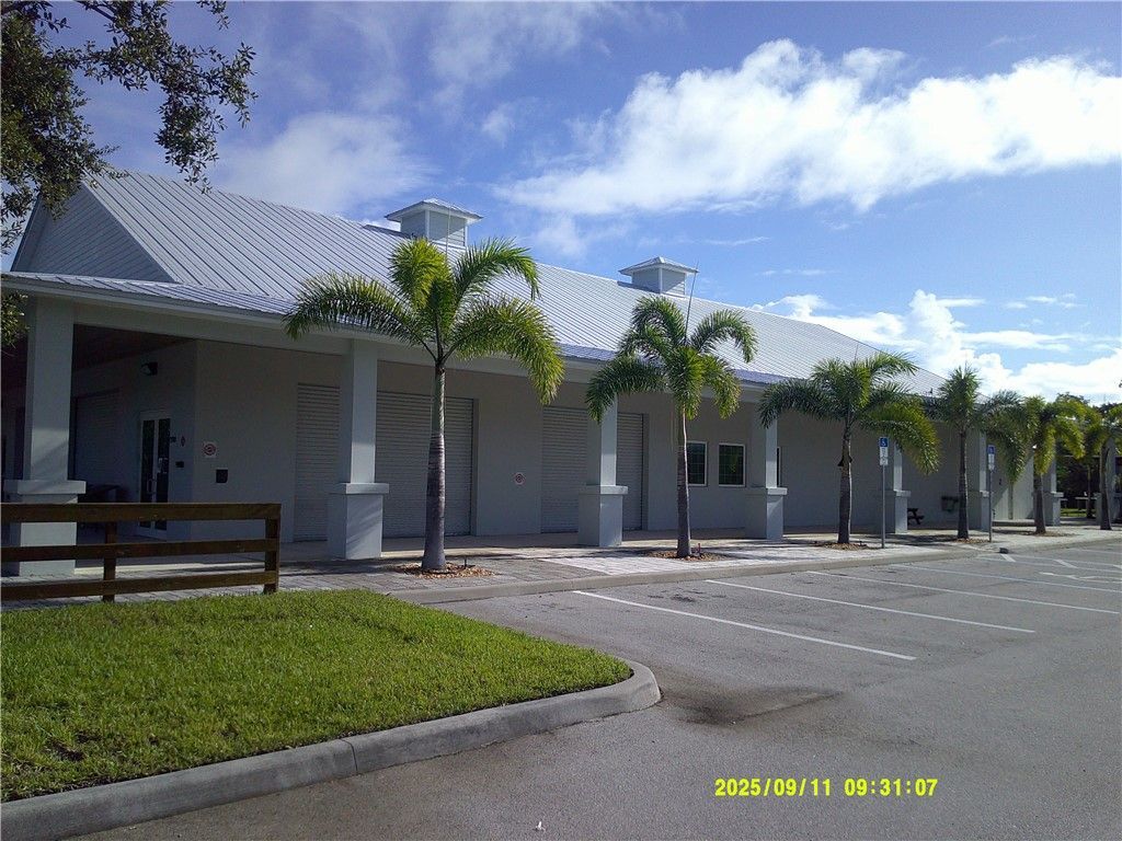 3700 9th St Sw, Unit 102, Vero Beach, FL 32968 Photo