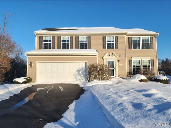 5839 Pinehurst Court, Lake View, NY 14085