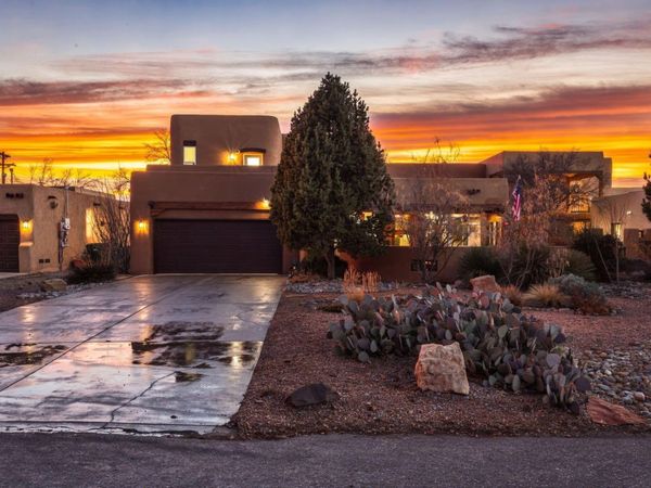 8913 Ortega Court NW, Los Ranchos, NM 87114