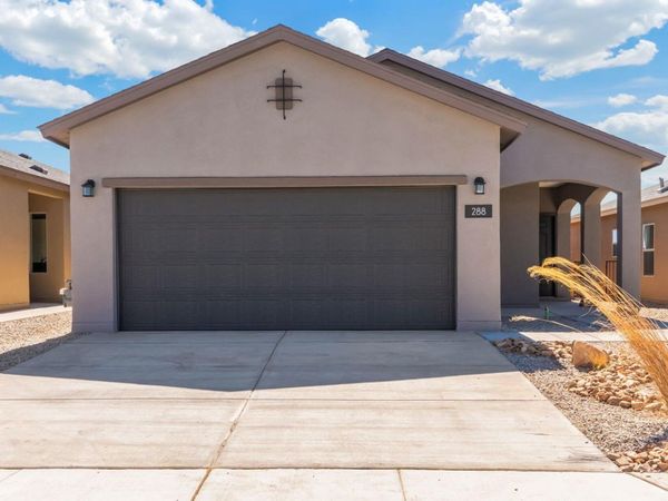 288 Prism Avenue SW, Rio Rancho, NM 87124