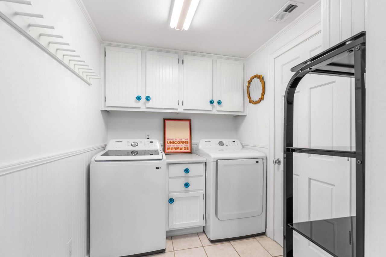 104 Queen Street Photo 16