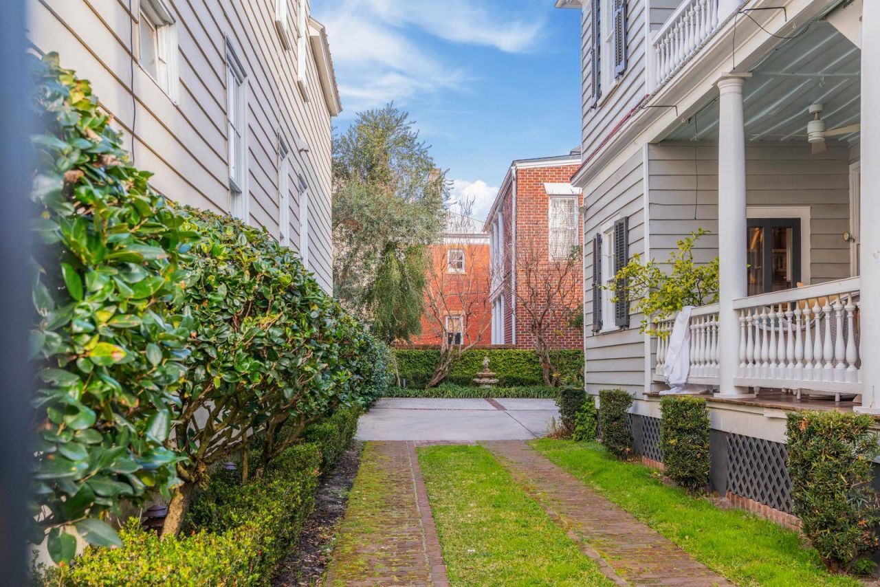 104 Queen Street Photo 17